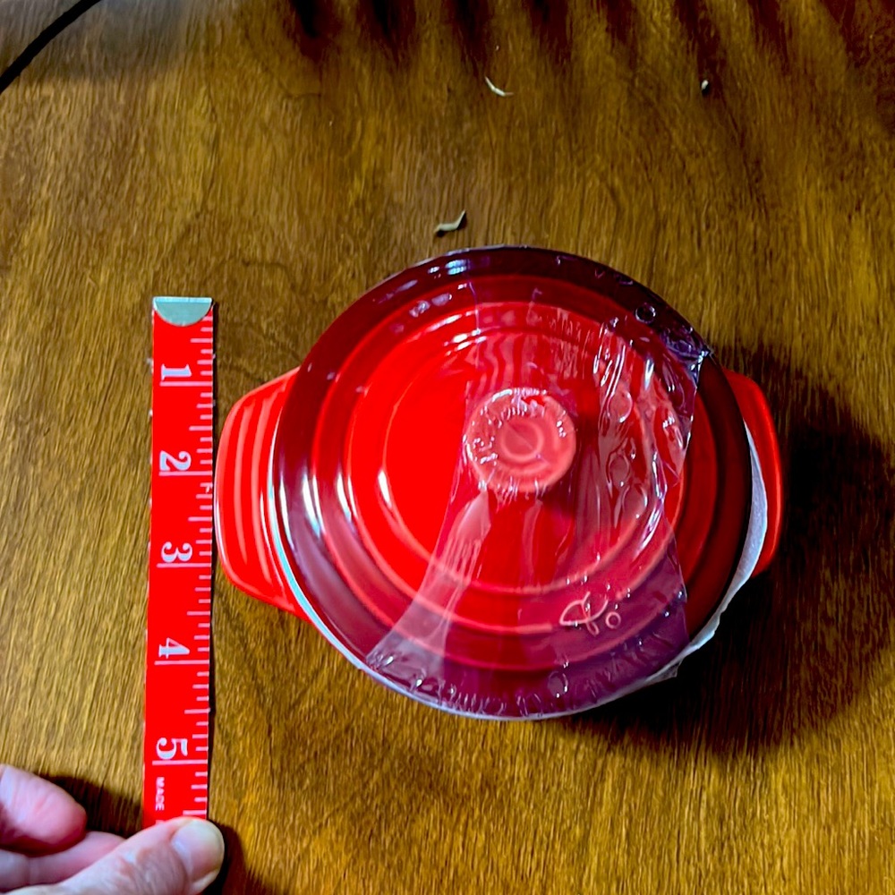 NWT 4” red covered casserole dish